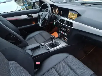 Gebraucht Mercedes C200 Avantgarde 136 PS (100 kW) 2011 Schwarz Kombi