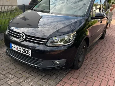 Gebraucht VW Touran 104 PS (76 kW) 2014 Schwarz Van / Kleinbus