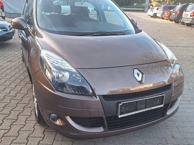 Beige Gebraucht 2012 Renault Scénic III Van / Kleinbus | 6.450 € (Fairer Preis)