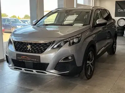 Gebraucht Peugeot 5008 Allure 131 PS (96 kW) 2019 Gris artense SUV
