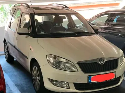 Gebraucht Skoda Roomster 105 PS (77 kW) 2011 Weiß Van / Kleinbus