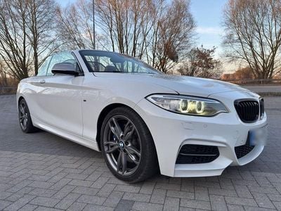 Begagnad BMW M235 Performance 326 HK (239 kW) 2015 Vit Cab