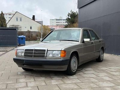 Usata Mercedes 190 122 CV (89 kW) 1992 Oro Berlina