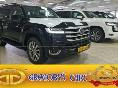 Neu Toyota Land Cruiser 303 PS (222 kW) 2026 Raven black SUV