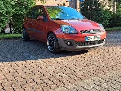 Gebraucht Ford Fiesta 69 PS (50 kW) 2006 Orange Kleinwagen