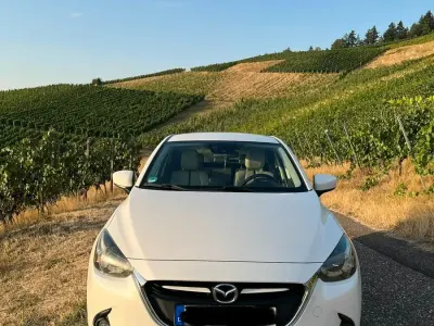 Gebraucht Mazda 2 Active 90 PS (66 kW) 2015 Weiß Kleinwagen