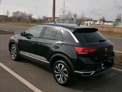 Second-hand VW T-Roc Active 150 CP (110 kW) 2021 Negru SUV