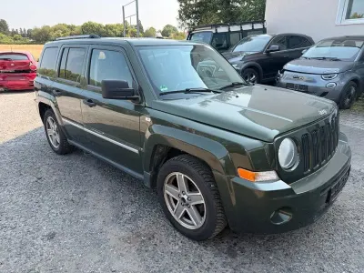 Gebraucht Jeep Patriot Limited 170 PS (125 kW) 2008 Grün SUV