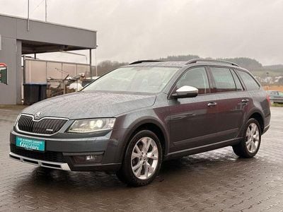 Gebraucht Skoda Octavia Scout 4x4 150 PS (110 kW) 2015 Grau Kleinwagen