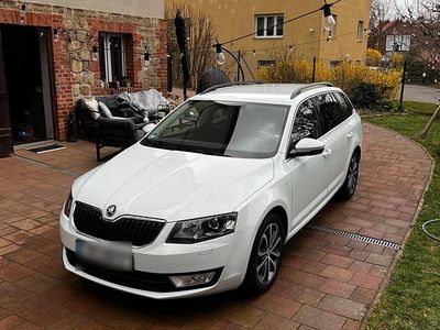 Gebraucht Skoda Octavia 150 PS (110 kW) 2016 Weiß Kleinwagen