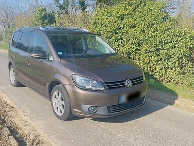 Gebraucht VW Touran Highline 140 PS (102 kW) 2012 Braun Van / Kleinbus