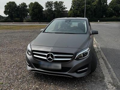 Mercedes B220