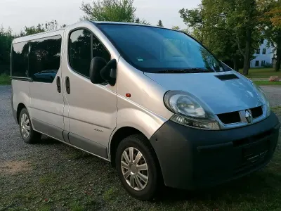 Gebraucht Renault Trafic 101 PS (74 kW) 2005 Silber Van / Kleinbus