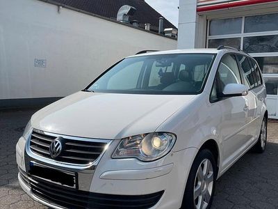 Gebraucht VW Touran 105 PS (77 kW) 2007 Weiß Van / Kleinbus