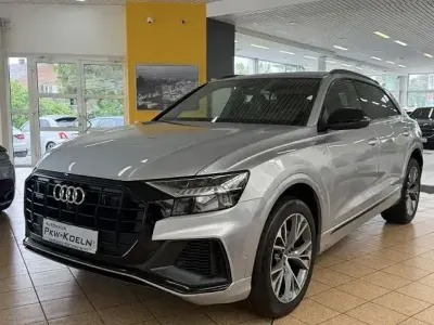 Gebraucht Audi Q8 S-Line 286 PS (210 kW) 2019 Silber SUV