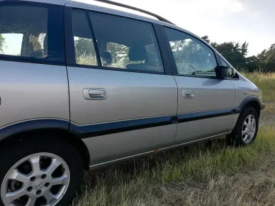 Gebraucht Opel Zafira 125 PS (91 kW) 2003 Silber Van / Kleinbus