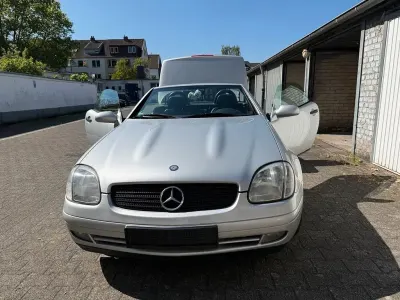 Gebraucht Mercedes SLK230 197 PS (144 kW) 2000 Silber Cabrio