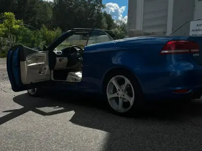 Gebraucht VW Eos 140 PS (102 kW) 2014 Blau Cabrio