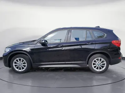 Używany BMW X1 Advantage 140 KM (102 kW) 2017 Czarny SUV