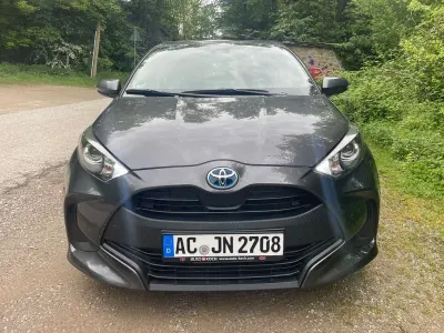 Gebraucht Toyota Yaris 116 PS (85 kW) 2022 Grau Kleinwagen