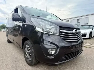Gebraucht Opel Vivaro 146 PS (107 kW) 2018 Schwarz Van / Kleinbus
