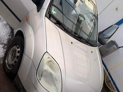 Usata Ford Fiesta 59 CV (43 kW) 2003 Argento Utilitaria