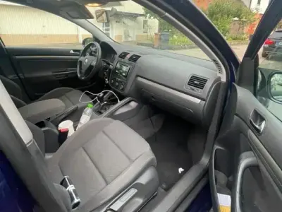 Gebraucht VW Golf V 105 PS (77 kW) 2004 Blau Kleinwagen