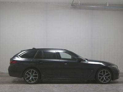 Gebraucht BMW 520 M Sport 184 PS (135 kW) 2023 Schwarz Kombi