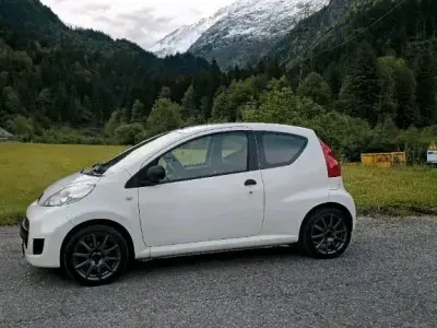 Gebraucht Peugeot 107 Filou 68 PS (50 kW) 2010 Weiß Kleinwagen