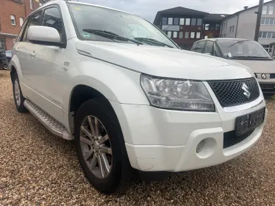 Gebraucht Suzuki Grand Vitara Club 140 PS (102 kW) 2008 Weiß SUV