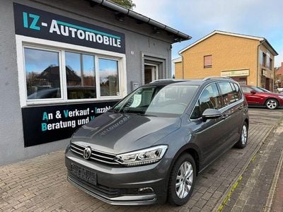 Grau Gebraucht 2019 VW Touran Highline Van / Kleinbus | 24.499 € (Guter Preis)