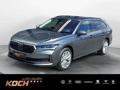 Gebraucht Skoda Superb Selection 150 PS (110 kW) 2024 Graphite grau metallic Kombi