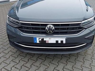 Gebraucht VW Tiguan Move 150 PS (110 kW) 2024 Grau SUV