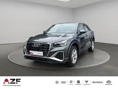 Gebraucht Audi Q2 S-Line 150 PS (110 kW) 2026 Daytonagrau perleffekt SUV