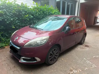 Gebraucht Renault Scénic III Bose Edition 131 PS (96 kW) 2013 Rot Van / Kleinbus