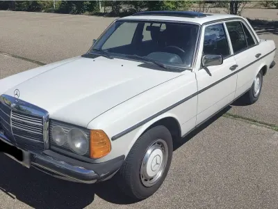 Gebraucht Mercedes 250 129 PS (94 kW) 1978 Grau Limousine