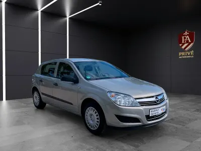 Brugt Opel Astra 90 HK (66 kW) 2009 Grå Sedan