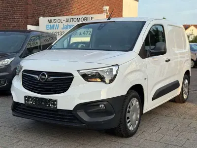 Gebraucht Opel Combo Selection 102 PS (75 kW) 2019 Weiß Van / Kleinbus