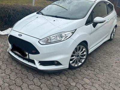 Gebraucht Ford Fiesta ST 182 PS (133 kW) 2017 Weiß Limousine