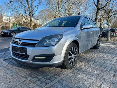 Gebraucht Opel Astra Edition 105 PS (77 kW) 2005 Starsilber iii m2 Kleinwagen
