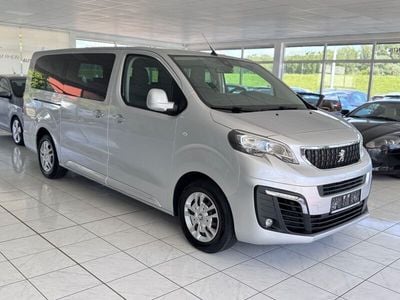 Gebraucht Peugeot Traveller 116 PS (85 kW) 2018 Silber Van / Kleinbus