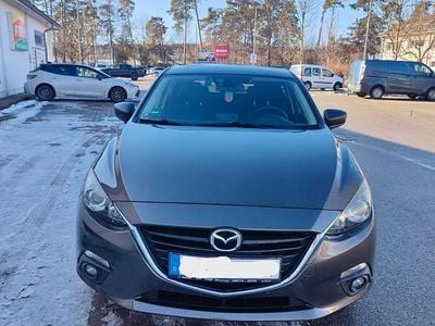 Grau Gebraucht 2015 Mazda 3 Center-Line Limousine | 10.800 € (Fairer Preis)