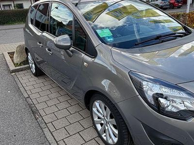 Beige Gebraucht 2013 Opel Meriva Edition Van / Kleinbus | 6.100 € (Fairer Preis)