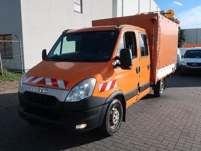 Usata Iveco Daily 126 CV (92 kW) 2012 Arancione Berlina