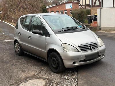 Silber Gebraucht 2000 Mercedes A140 Kleinwagen | 999 €