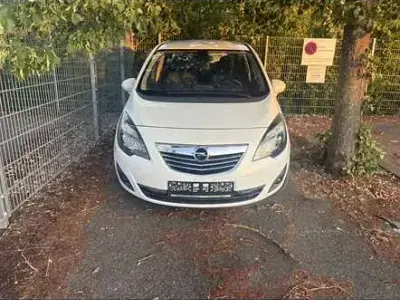 Gebraucht Opel Meriva Edition 120 PS (88 kW) 2013 Van / Kleinbus