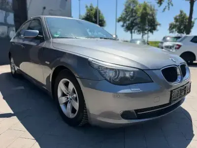 Gebraucht BMW 520 177 PS (130 kW) 2009 Grau Limousine