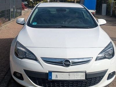 Usata Opel Astra GTC Innovation 140 CV (102 kW) 2012 Bianco Coupé