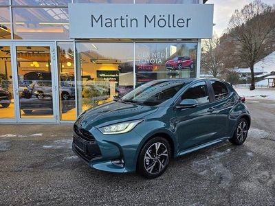 Neu Toyota Yaris Hybrid 92 PS (67 kW) 2026 Grün Limousine