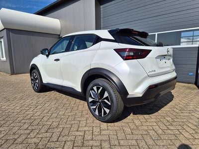 Neu Nissan Juke Acenta 114 PS (83 kW) 2026 Pearl white SUV